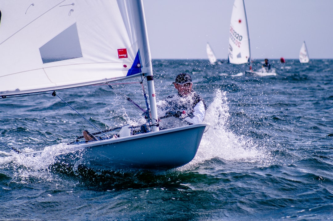 Oplev Uovertruffen Teamudvikling med Matchrace Middelfart